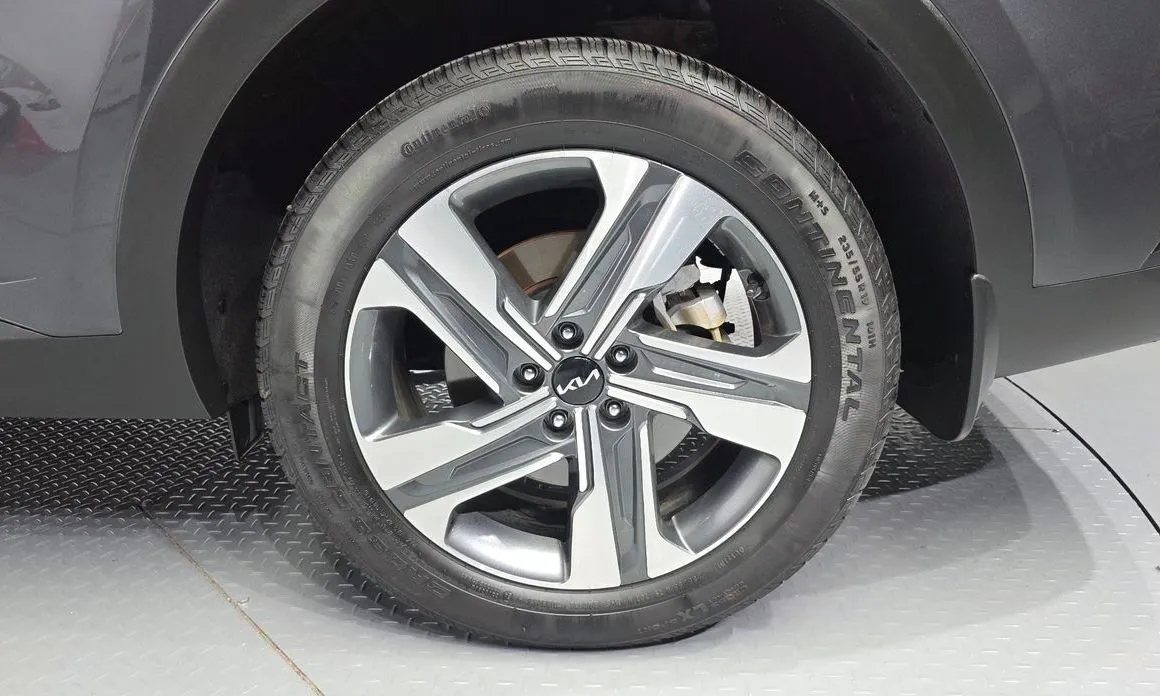 Kia Sorento — фото 10