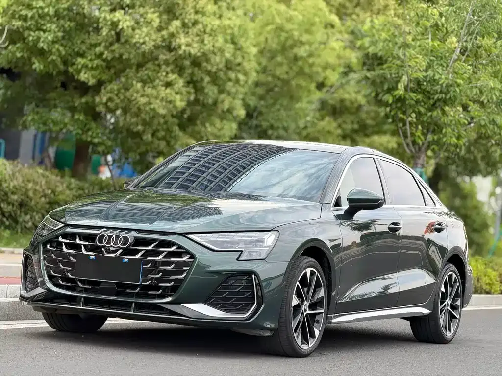 Audi A3 — фото 1