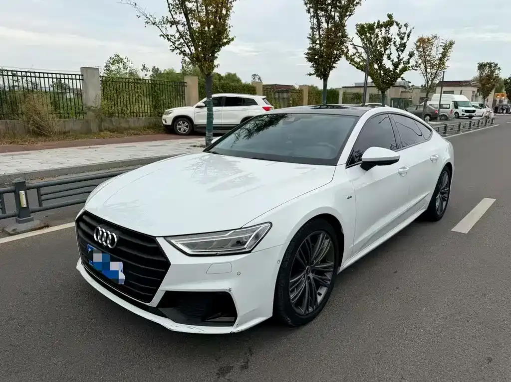 Audi A7 — фото 1