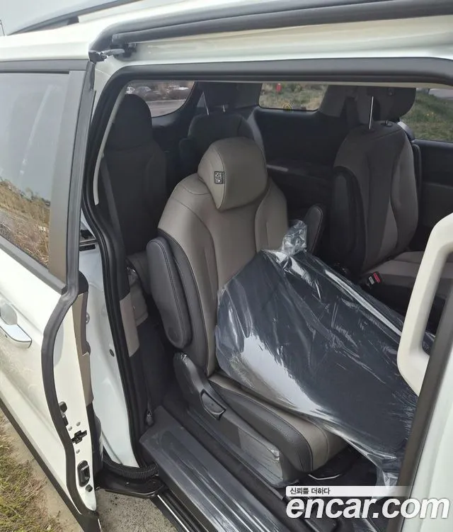 Kia Carnival — фото 2