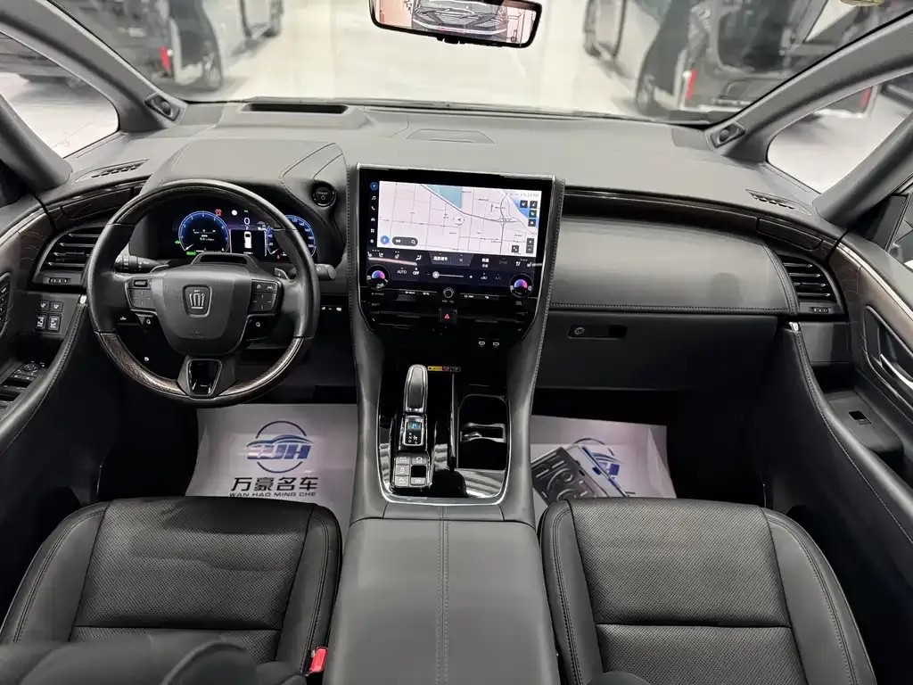 Toyota Vellfire — фото 8