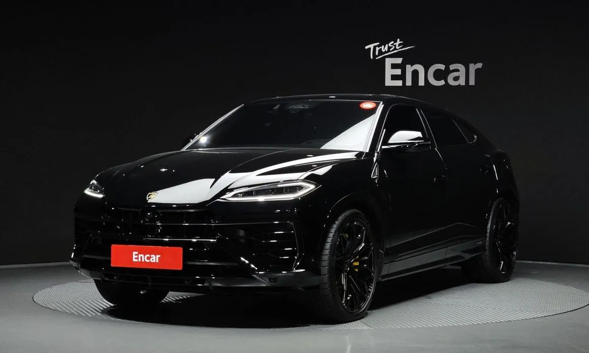 Lamborghini Urus — фото 1
