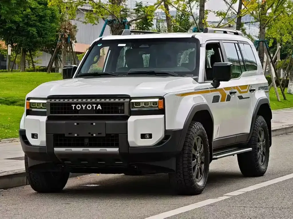 Toyota Prado — фото 1