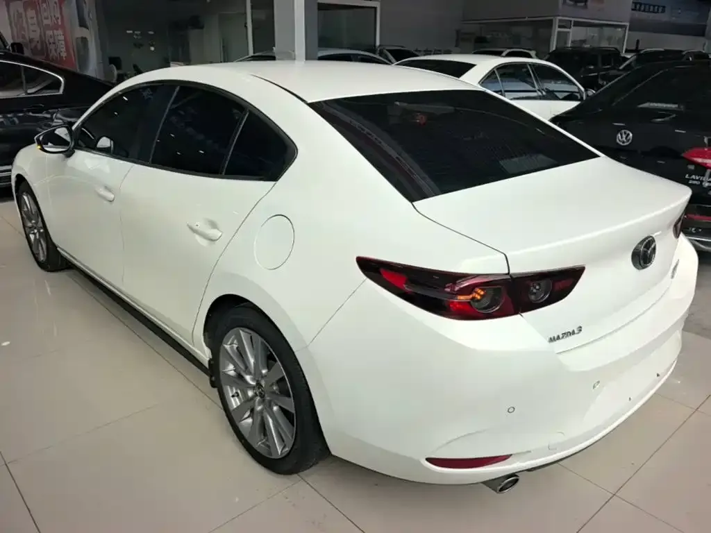 Mazda 3 Axela — фото 3