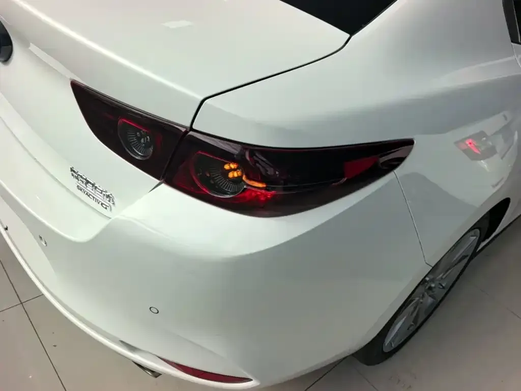 Mazda 3 Axela — фото 4