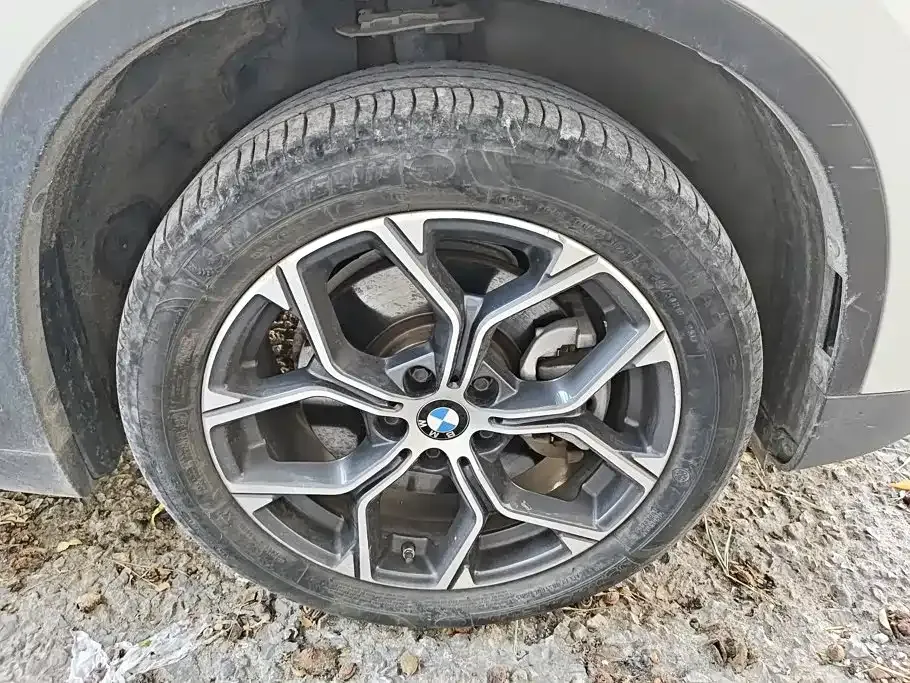BMW X1 — фото 10