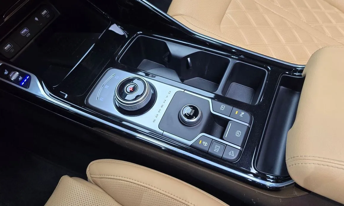 Kia Sorento — фото 10
