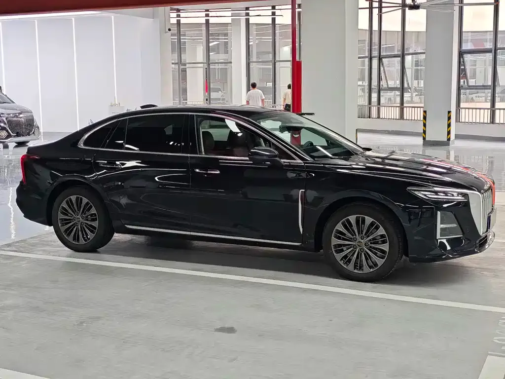 Hongqi H5 — фото 10