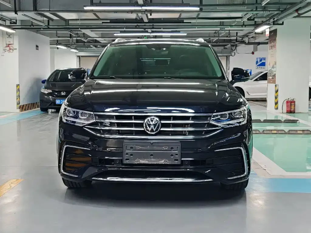 Volkswagen Tiguan L — фото 6
