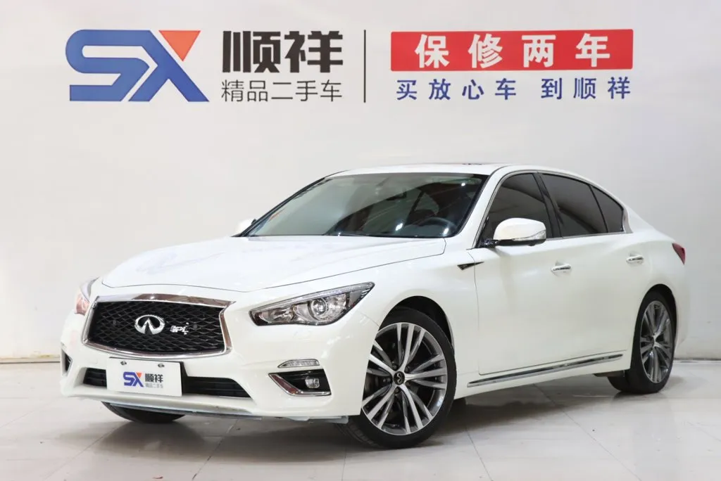 Infiniti Q50L — фото 1