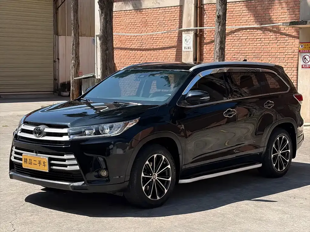 Toyota Highlander — фото 7