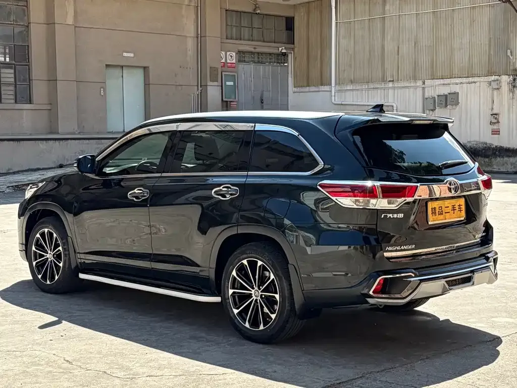 Toyota Highlander — фото 2