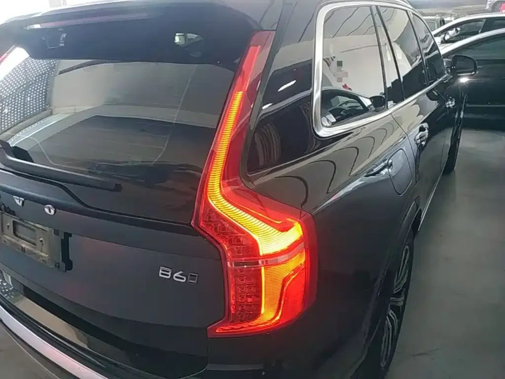 Volvo XC90 — фото 3