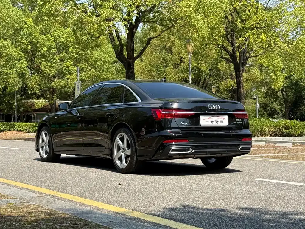 Audi A6L — фото 5