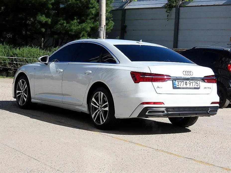 Audi A6 — фото 10