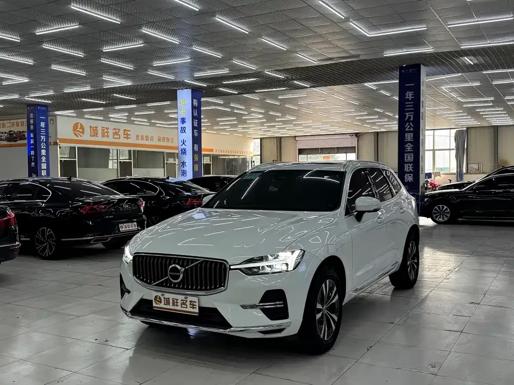 Volvo XC60 — фото 1
