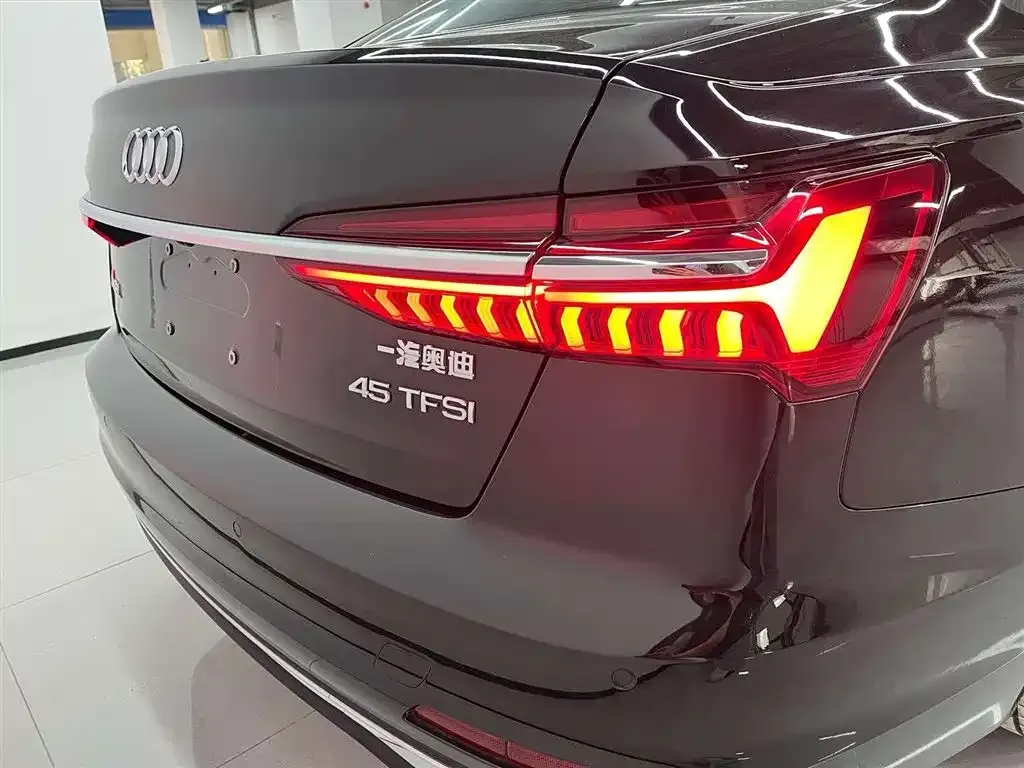 Audi A6L — фото 5