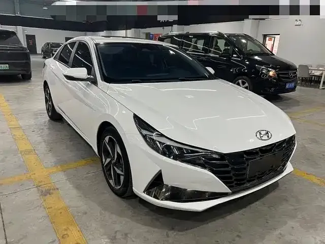 Hyundai Elantra — фото 9