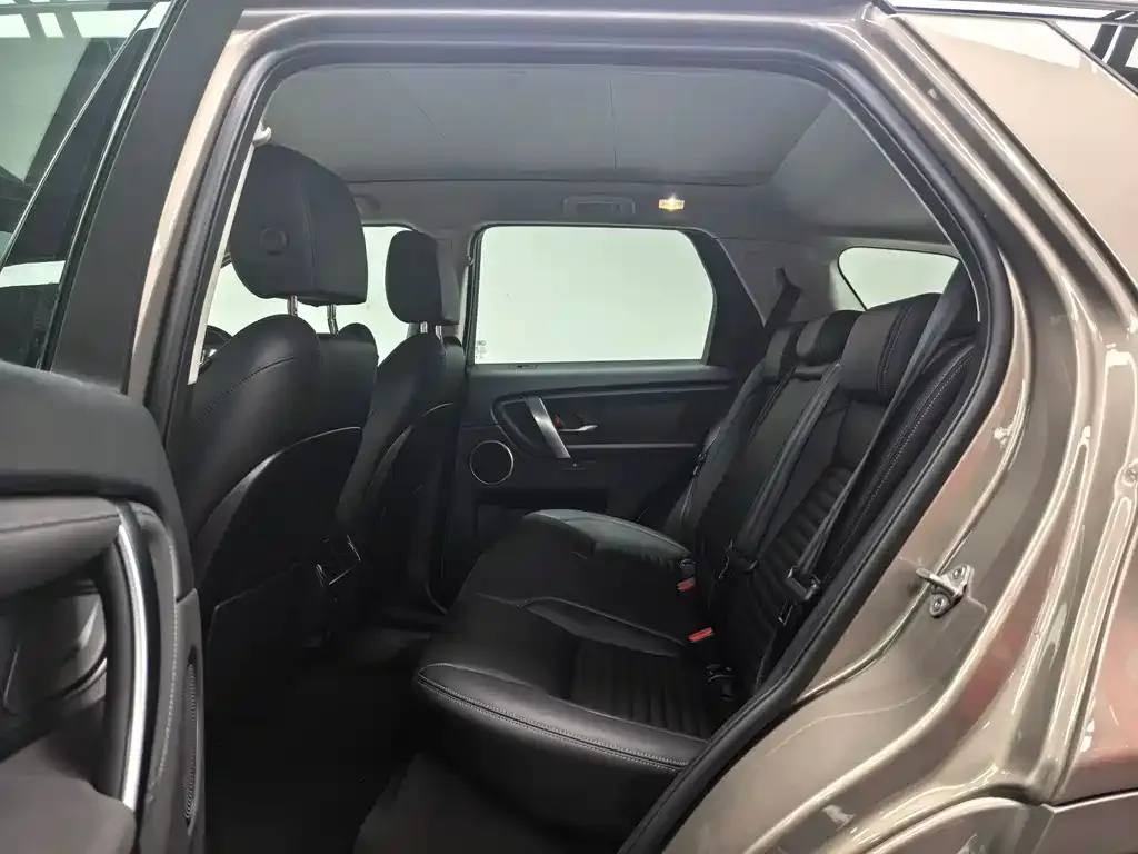 Land Rover Discovery Sport Hybrid — фото 3