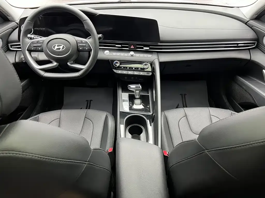 Hyundai Elantra — фото 9