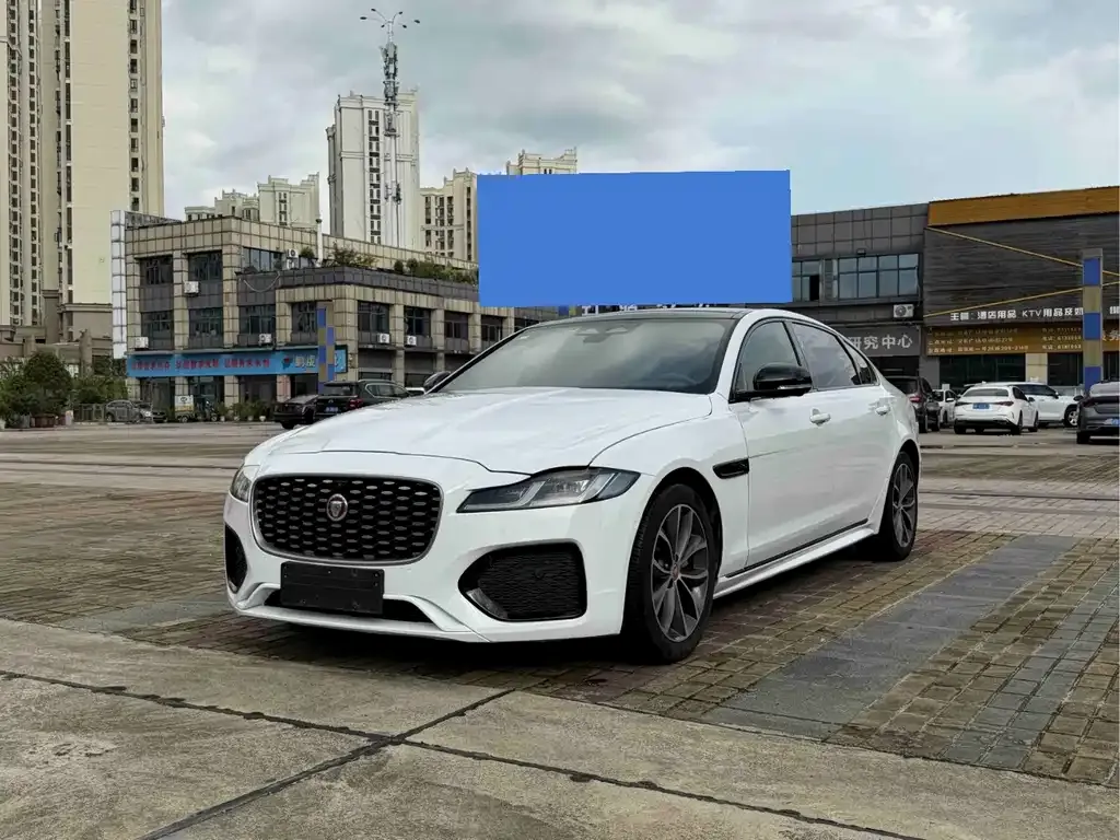 Jaguar XFL — фото 1