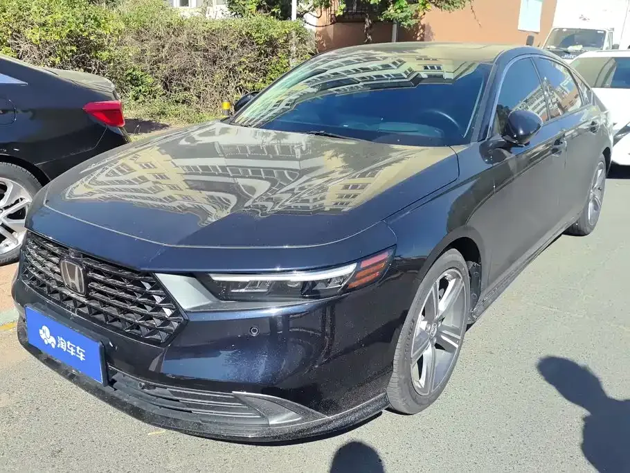 Honda Accord — фото 1