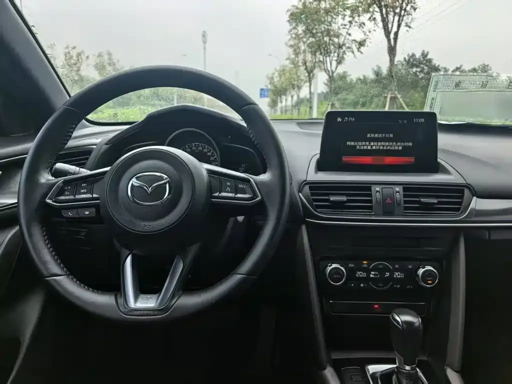 Mazda CX-4 — фото 10
