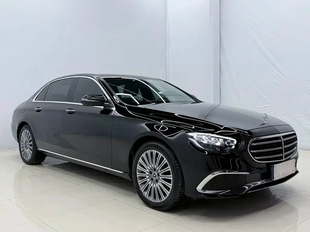 Mercedes-Benz E-Class — фото 4