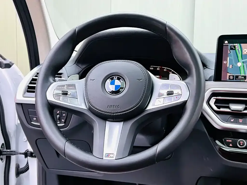 BMW X3 — фото 9