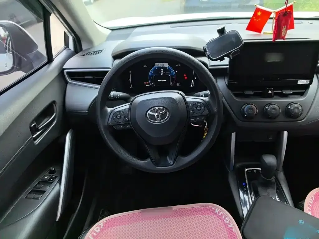 Toyota Corolla Cross — фото 3