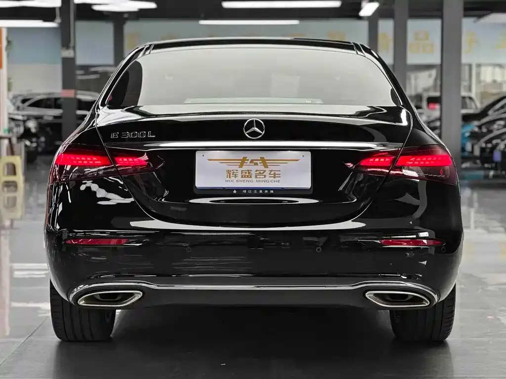 Mercedes-Benz E-Class — фото 3