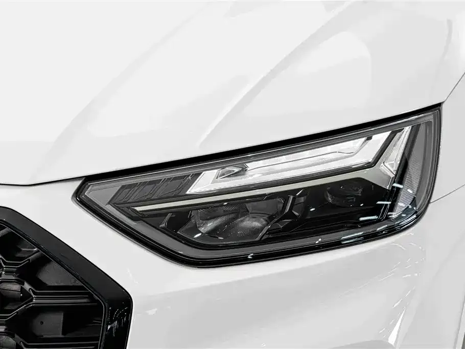 Audi Q5L — фото 9