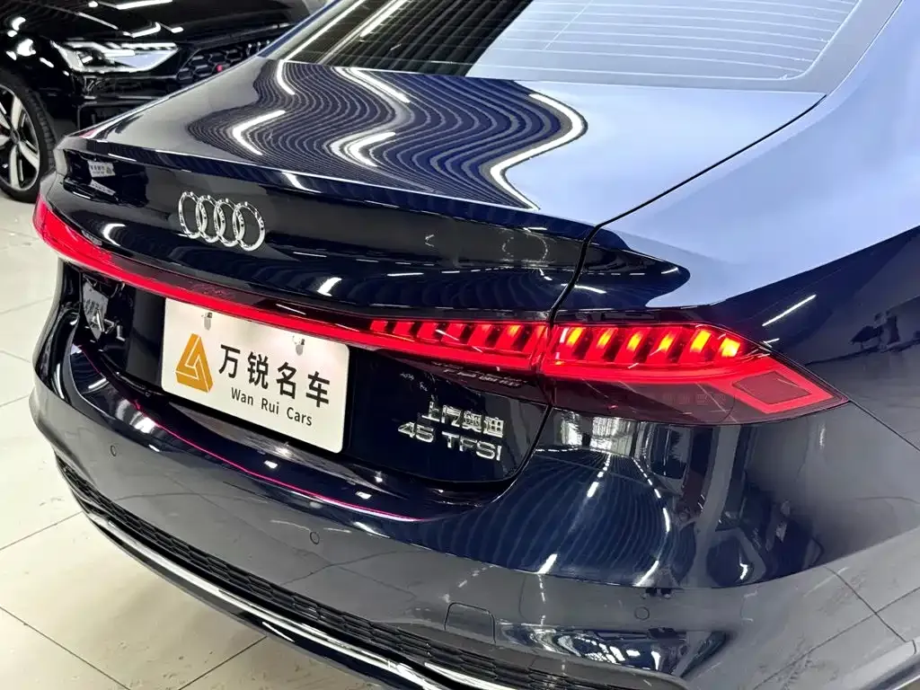 Audi A7L — фото 9