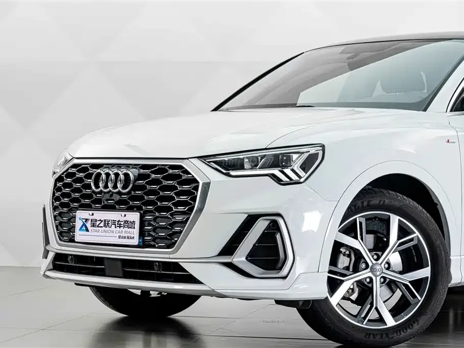 Audi Q3 Sportback — фото 8