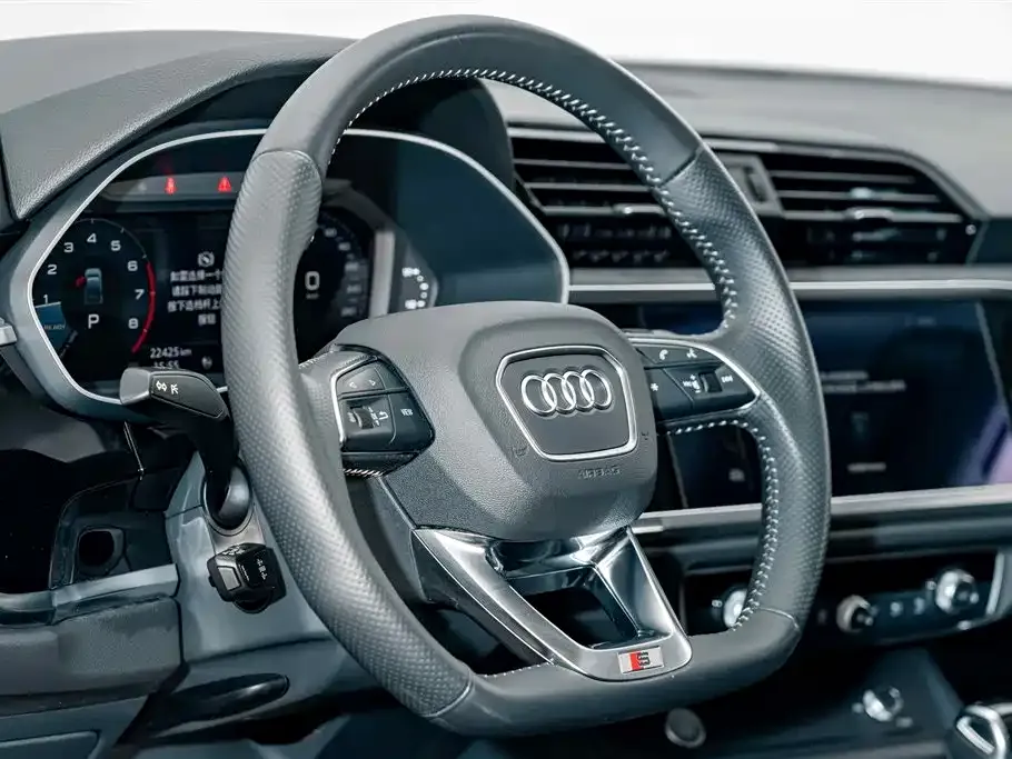 Audi Q3 Sportback — фото 6