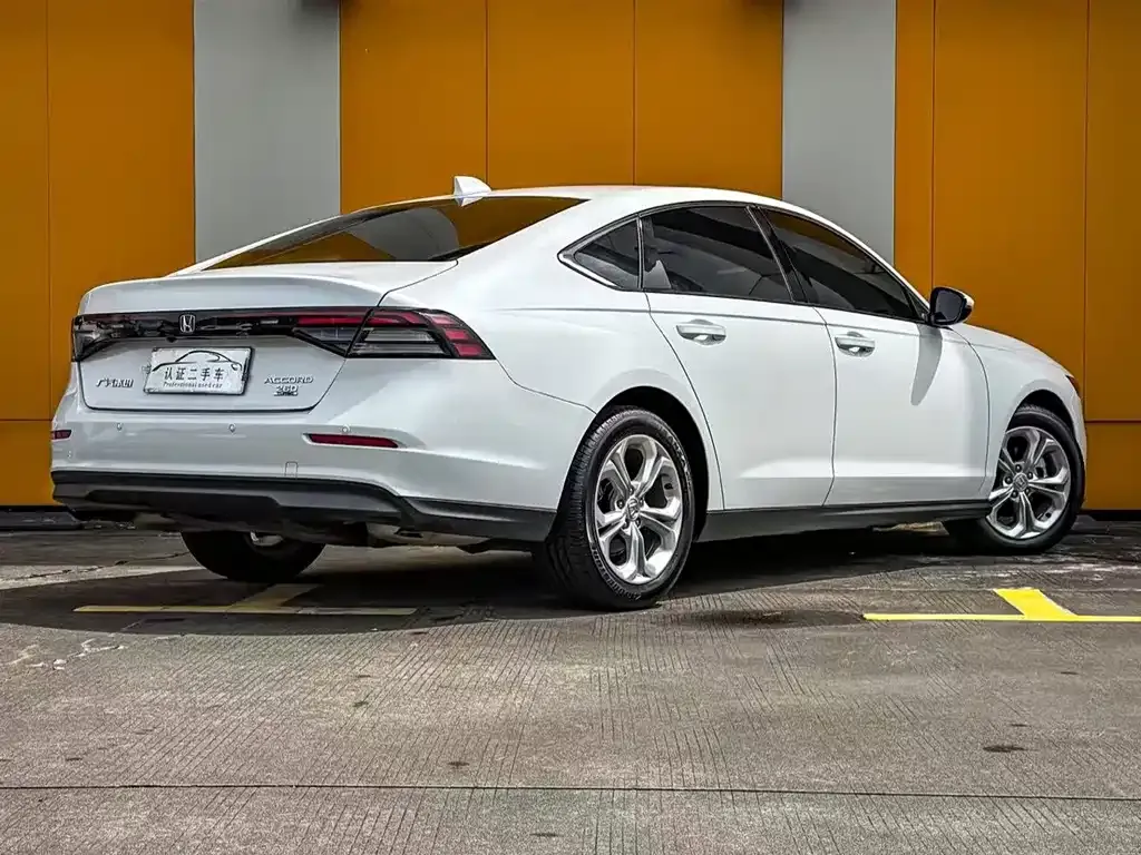 Honda Accord — фото 9