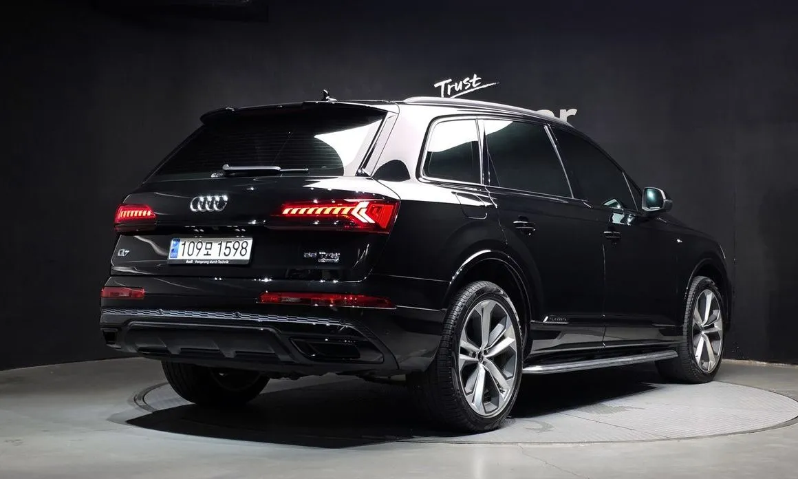Audi Q7 — фото 4