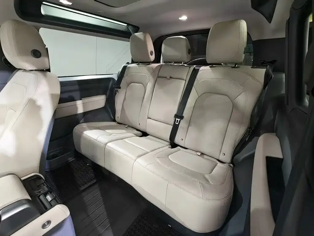 Land Rover Defender — фото 2