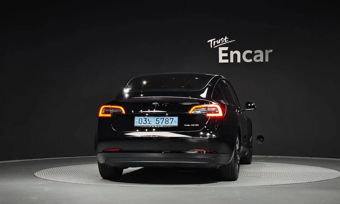 Tesla Model 3 — фото 6