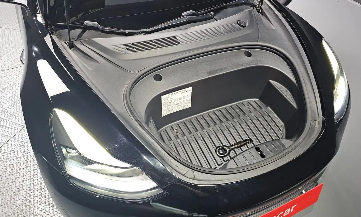 Tesla Model 3 — фото 3