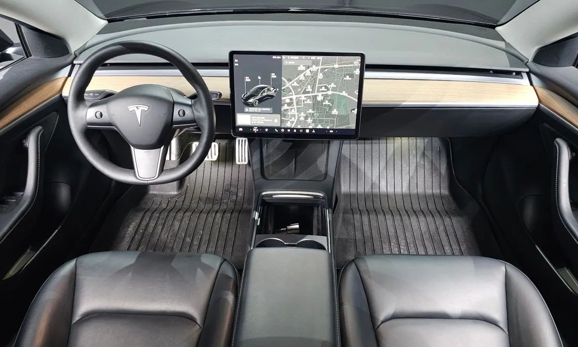 Tesla Model 3 — фото 9