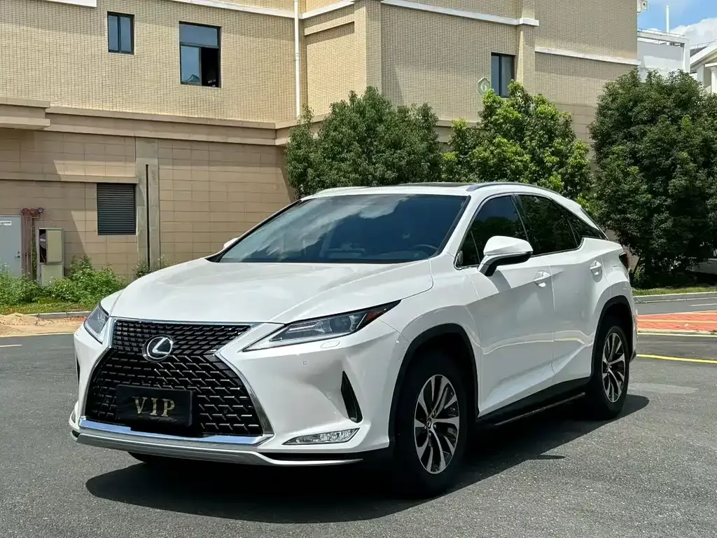 Lexus RX — фото 1