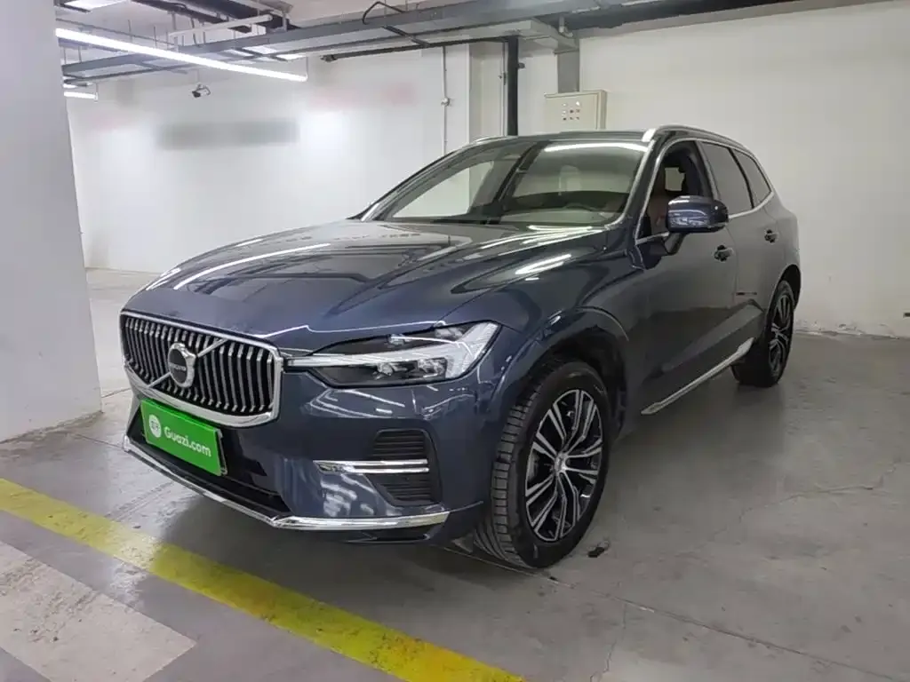 Volvo XC60 — фото 1