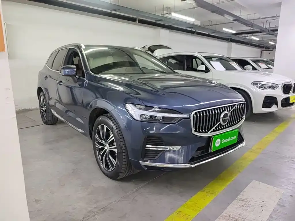 Volvo XC60 — фото 8