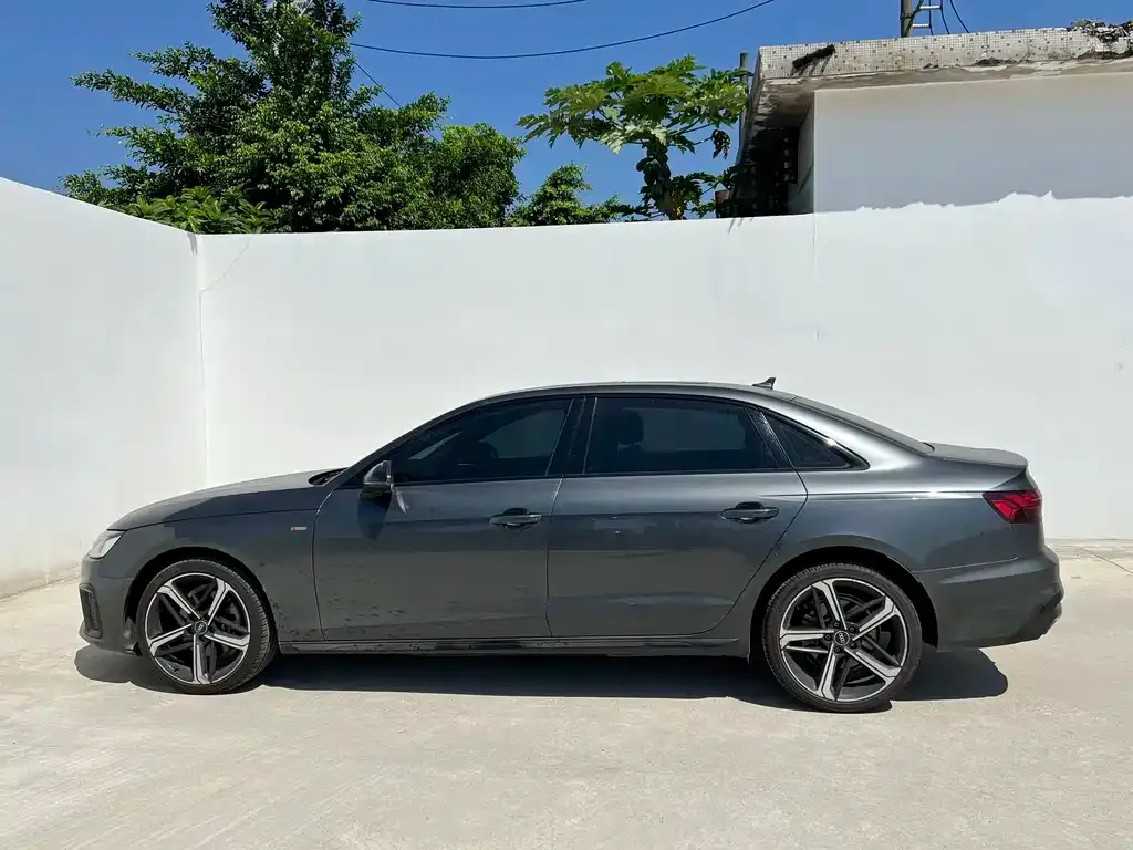 Audi A4L — фото 5