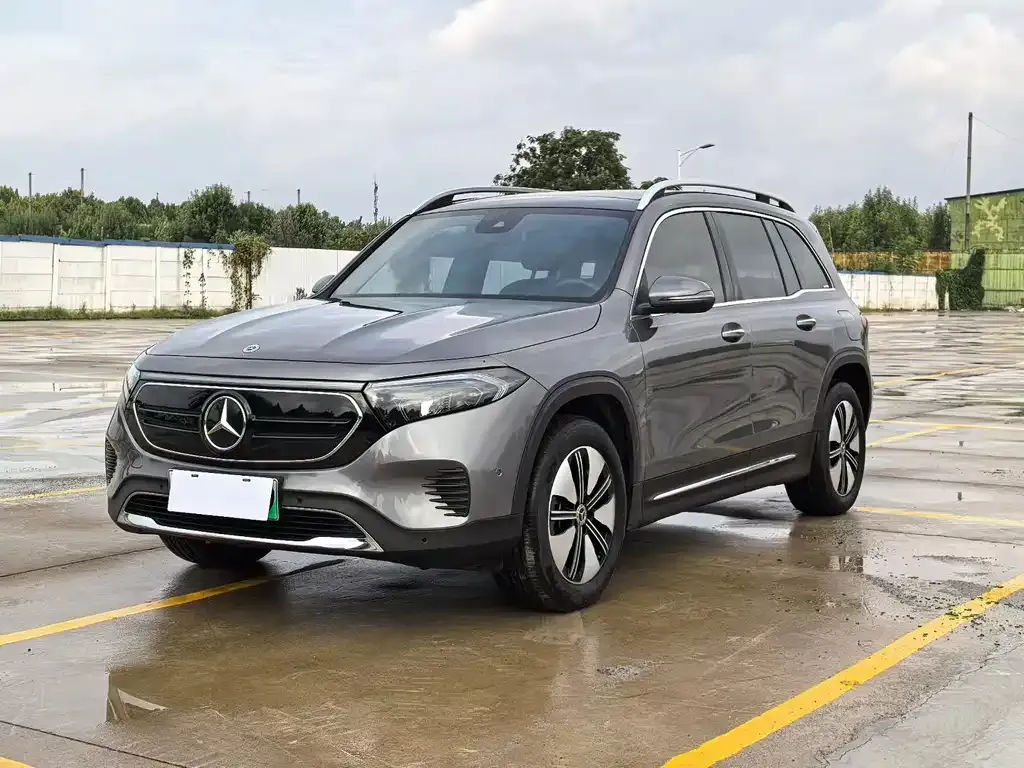 Mercedes-Benz EQB — фото 1