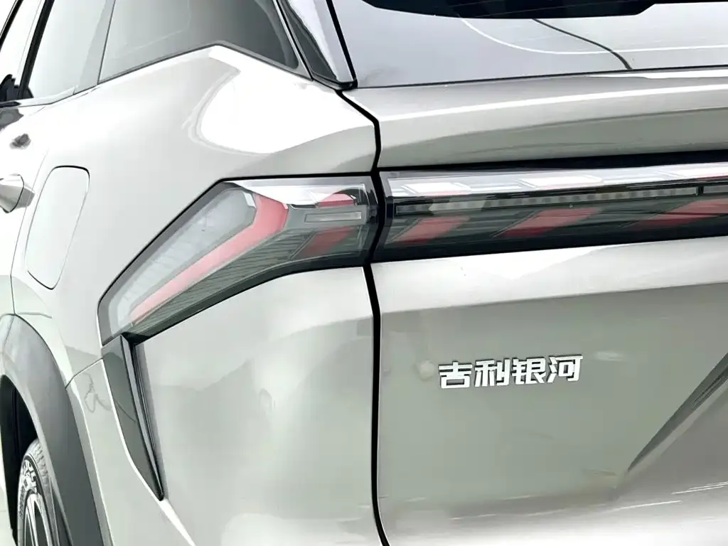 Geely Galaxy L7 — фото 6