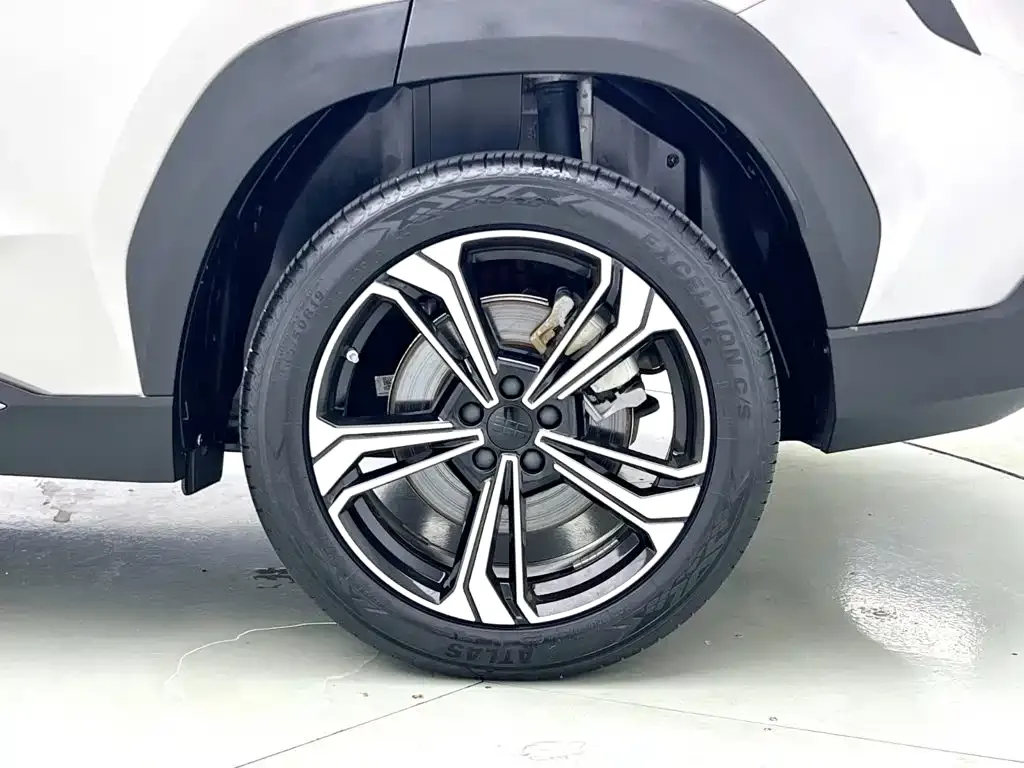 Geely Galaxy L7 — фото 10