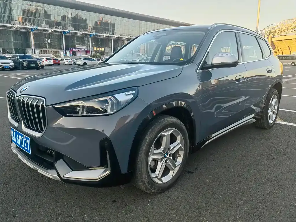 BMW X1 — фото 1