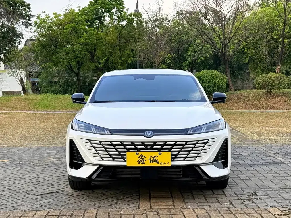Changan Eado — фото 10